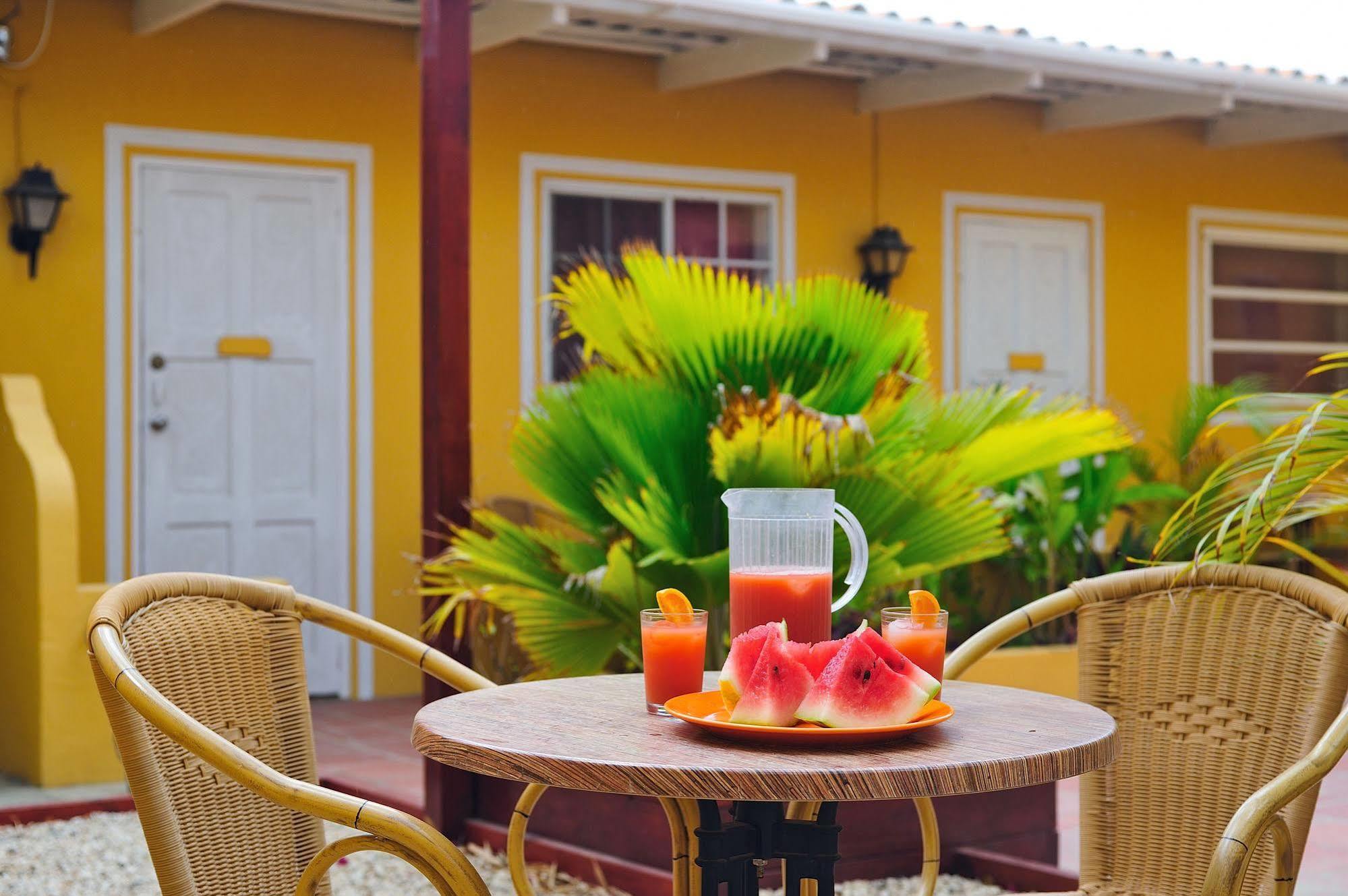 The Dive Hut - Boutique Apartments Кралендижк Екстериор снимка