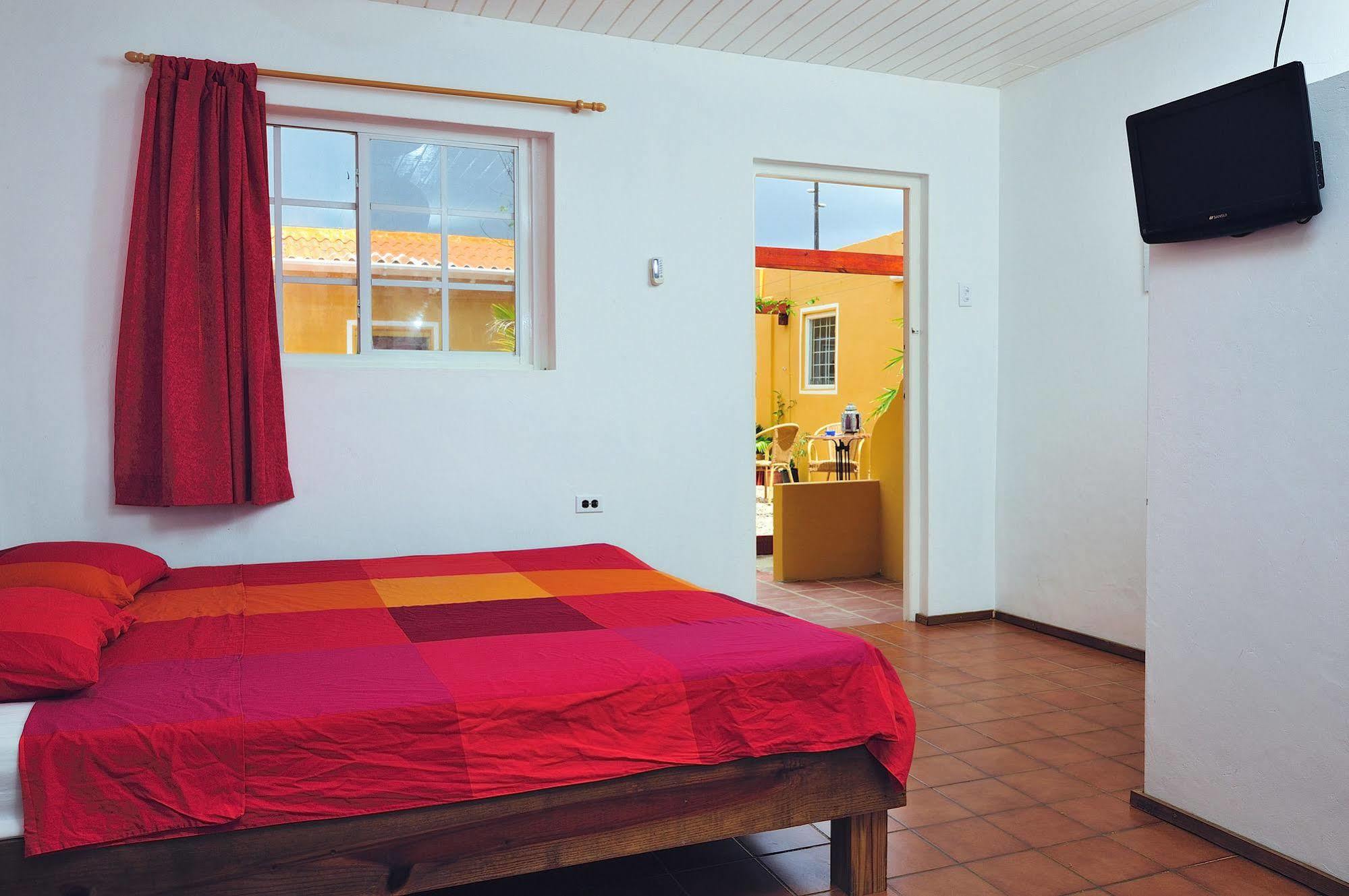 The Dive Hut - Boutique Apartments Кралендижк Екстериор снимка